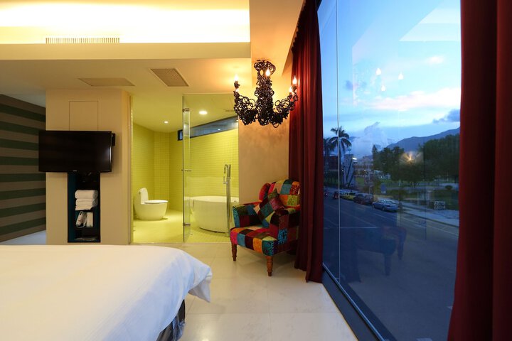 Room 16 of 74