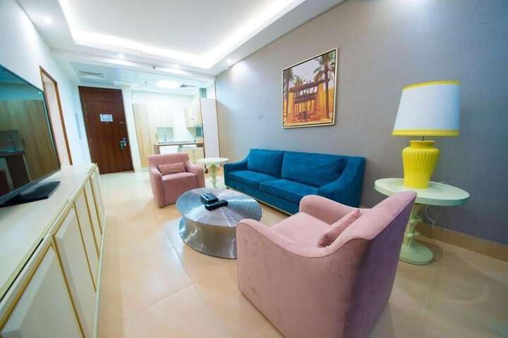 Room 5 of 18