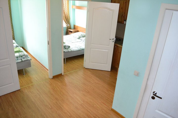 Room 6 of 27