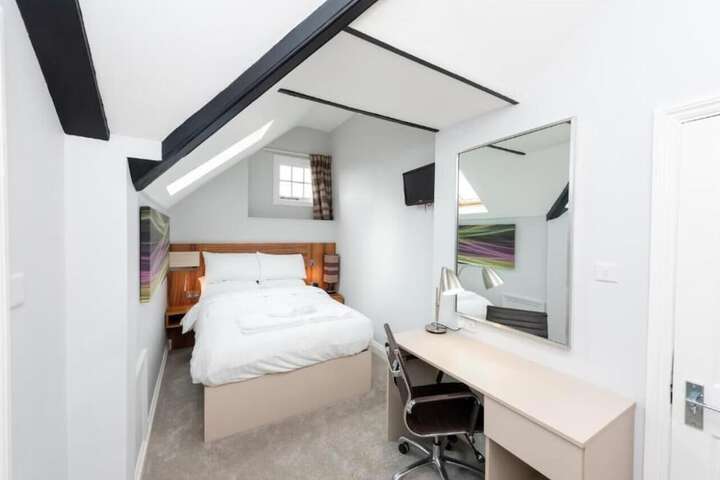 Room 19 of 34