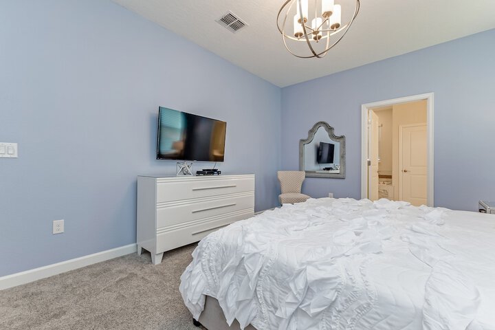 Room 2 of 70