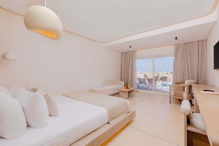 Room 8 of 42