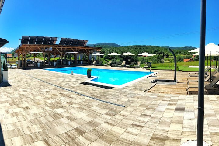 Pool 39 of 71
