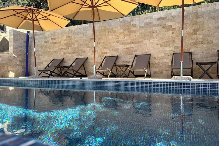 Pool 40 of 54