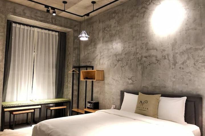 Room 8 of 26