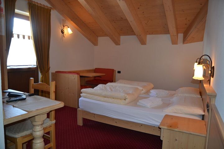 Room 3 of 21