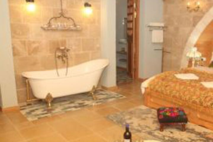 Zarqa Luxury Suites - Couples Only