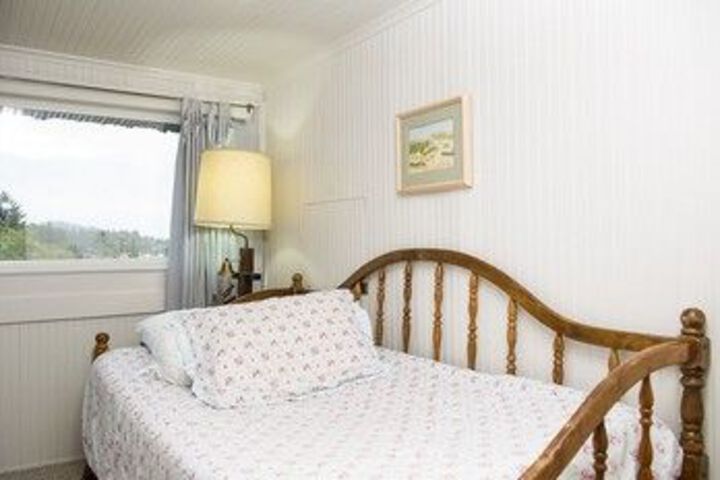 Room 10 of 20