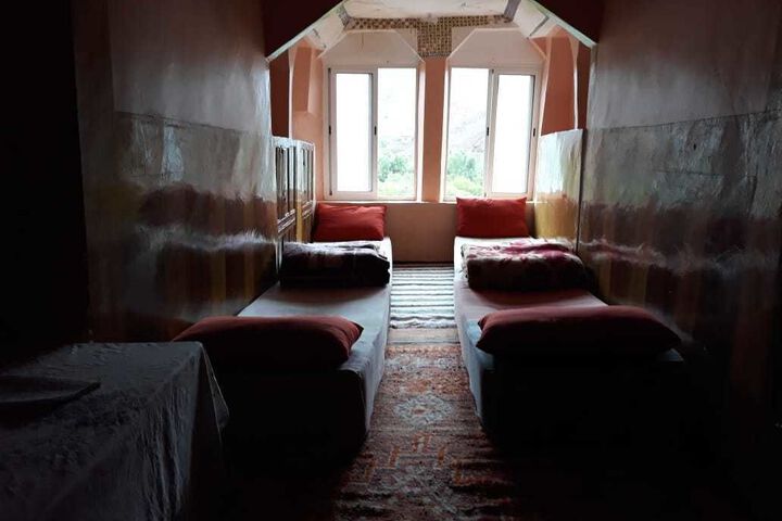 Room 11 of 16