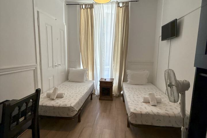 Room 44 of 157