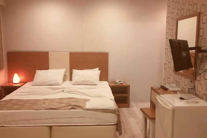 Room 17 of 37