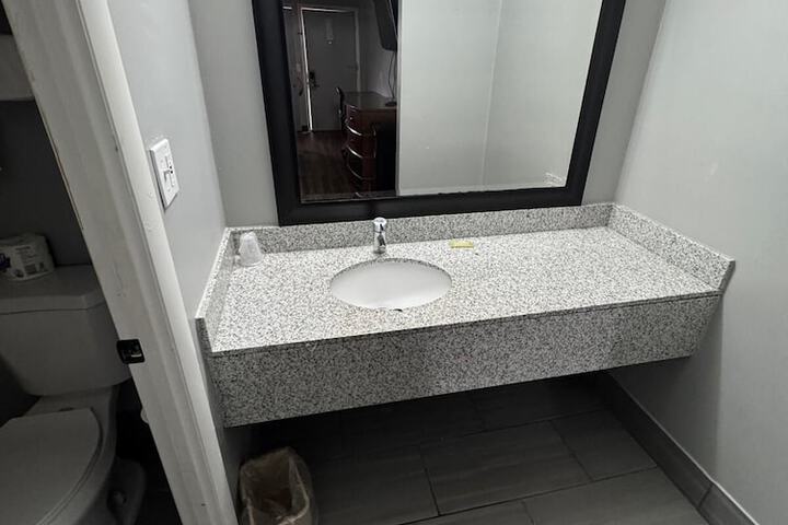 Room 12 of 21