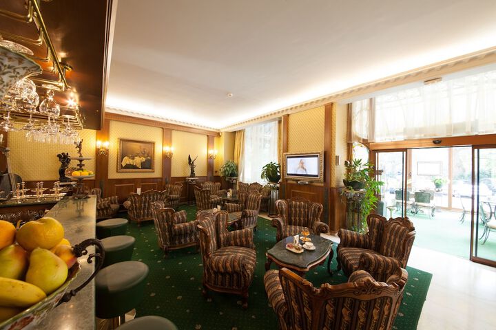 Guest Lobby