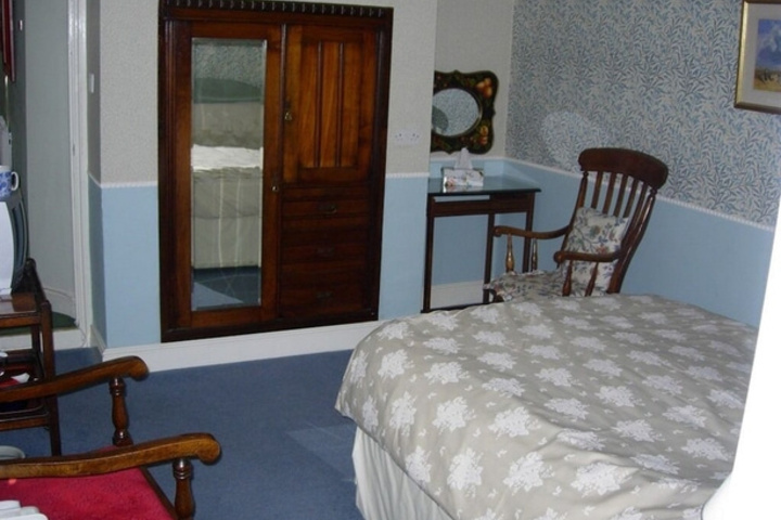 Room 3 of 18