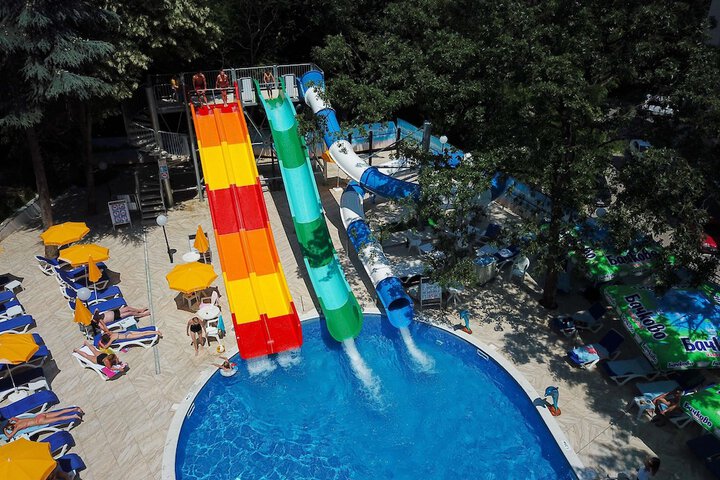 Pool 143 of 318