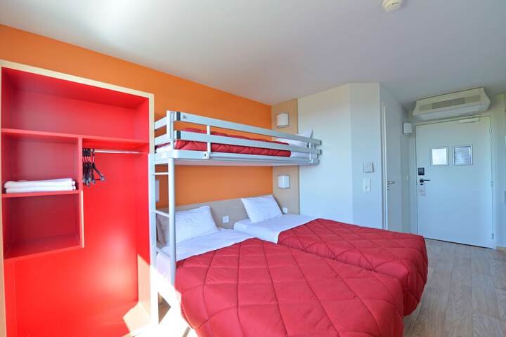 Room 11 of 73
