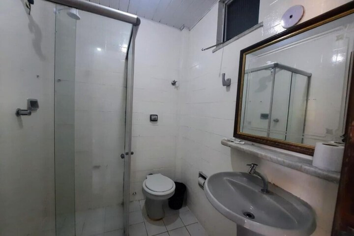 Room 32 of 47