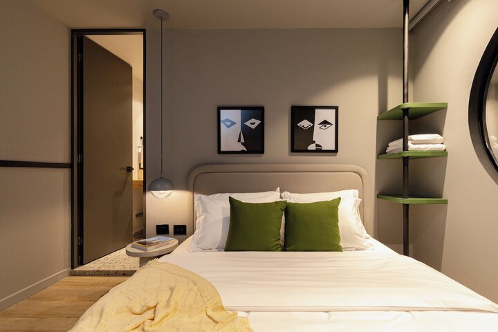 Room 26 of 199