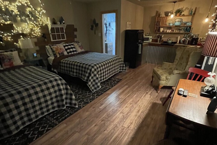 Room 6 of 63