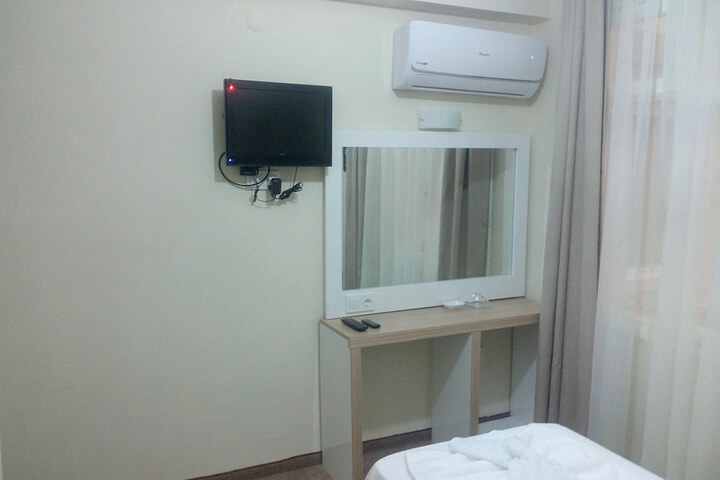 Room 8 of 63
