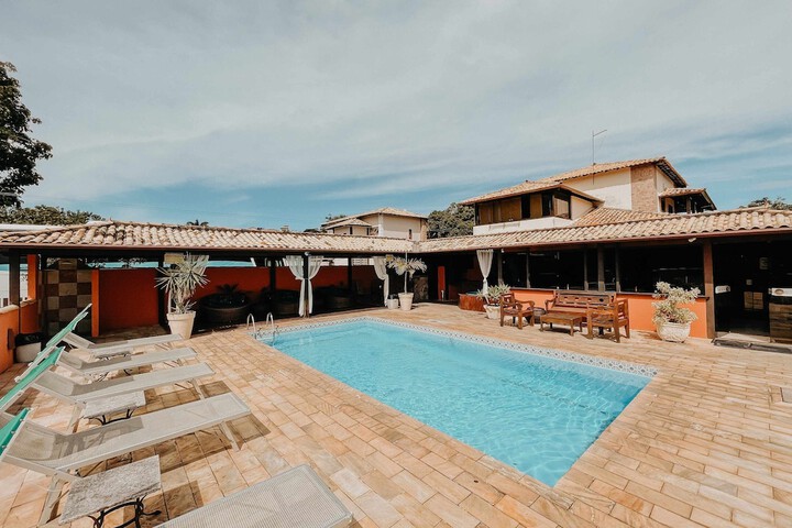 Pool 44 of 71