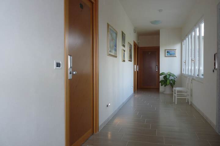 Ballroom/Hall 84 of 119