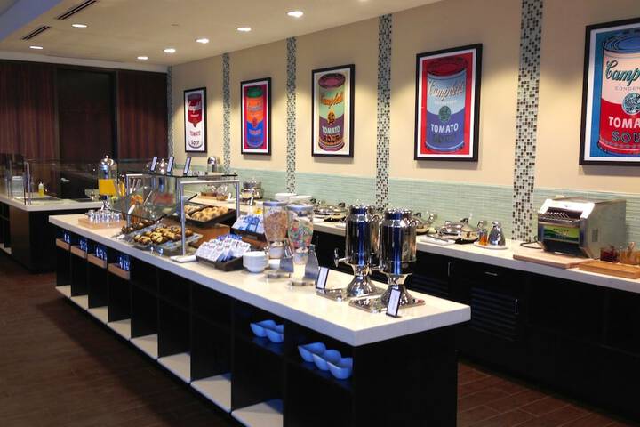 Breakfast area