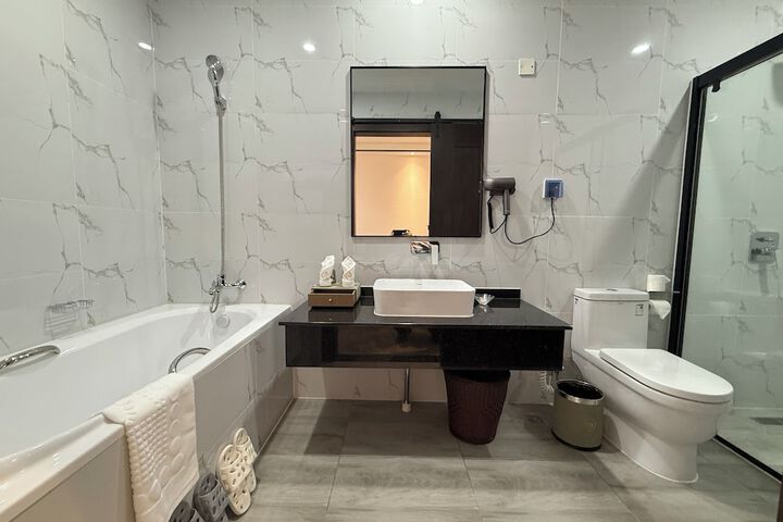 Room 2 of 30