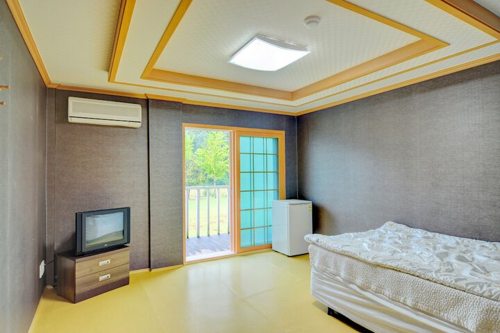 Room 3 of 34