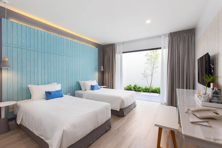 Room 10 of 80