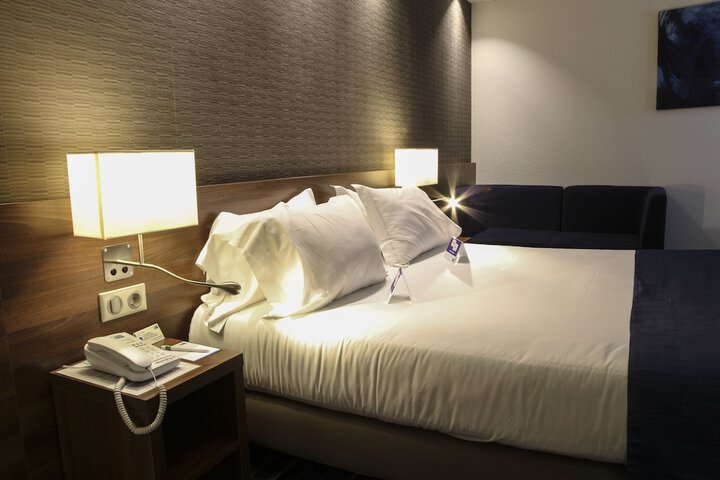 Room 3 of 50