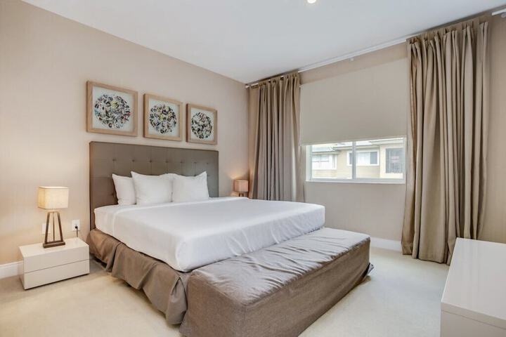Room 3 of 48