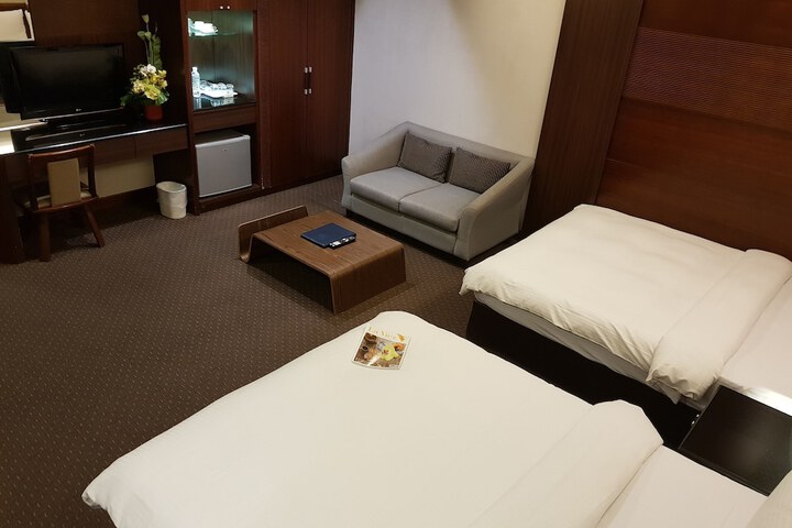 Room 38 of 59