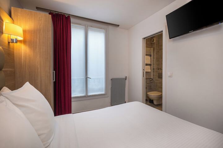 Room 9 of 27