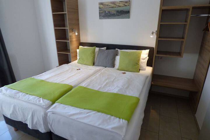 Room 10 of 40