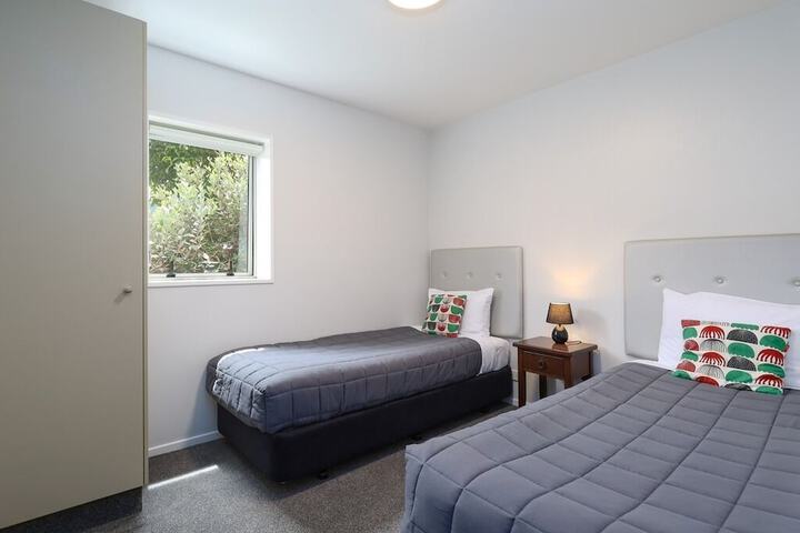 Room 10 of 34