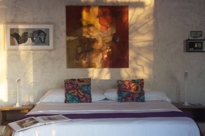 Room 8 of 125