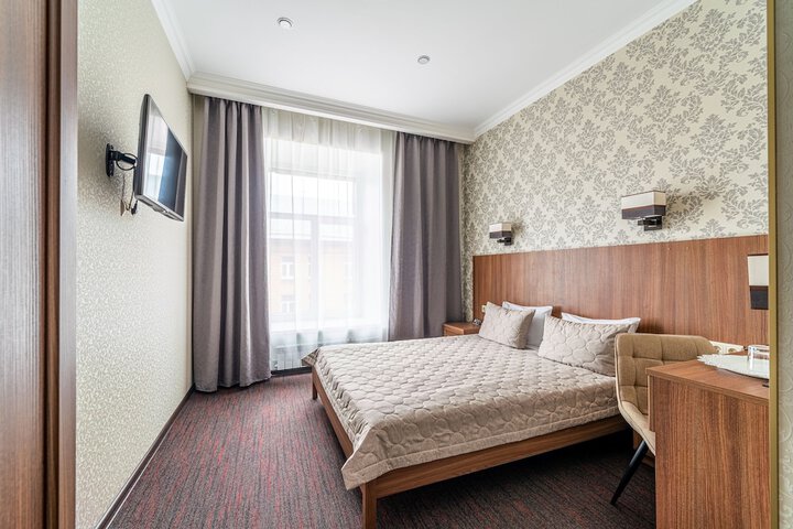 Room 10 of 52