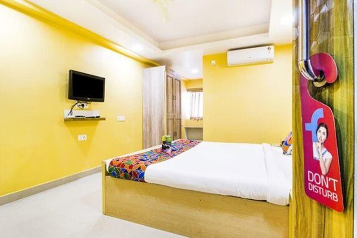 Room 10 of 18