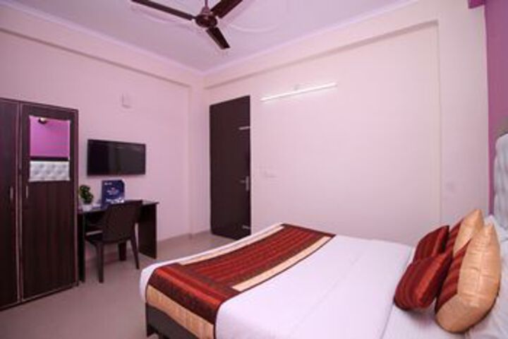 Room 11 of 21