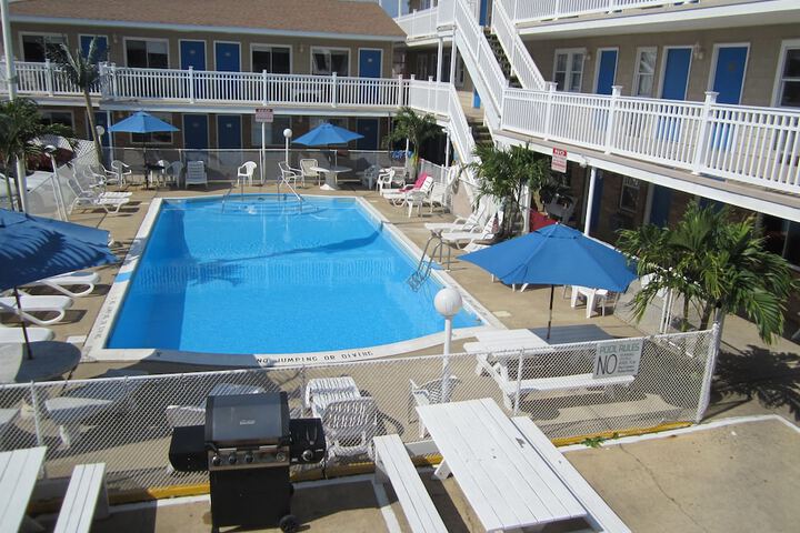 Pool 34 of 42