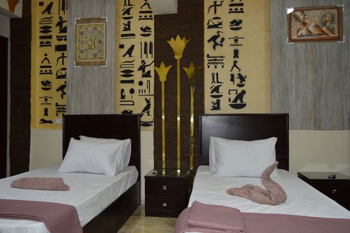 Room 27 of 69
