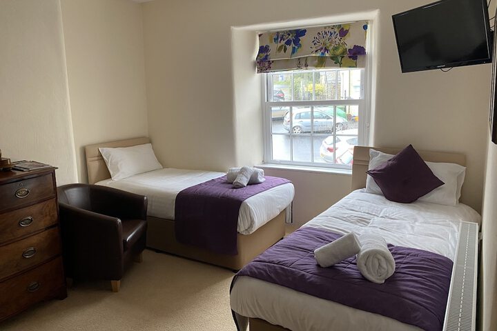 Room 10 of 29