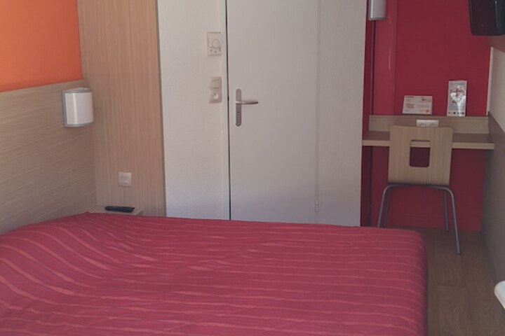 Room 7 of 34