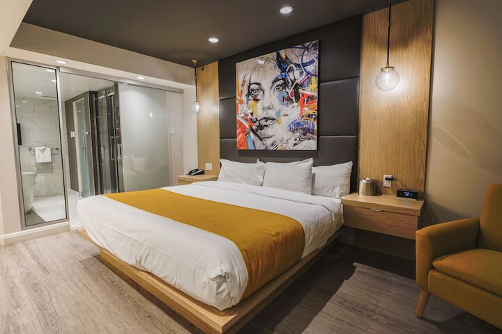 Room 52 of 132