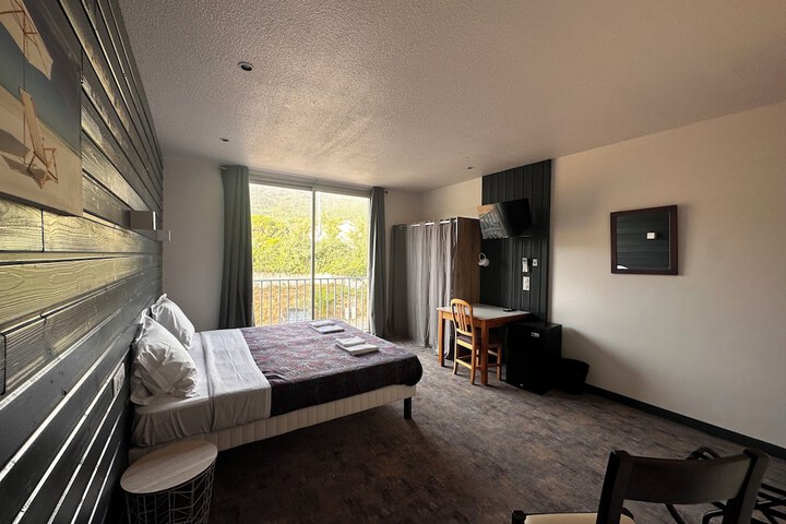 Room 3 of 36