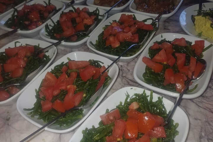 Dining 16 of 92