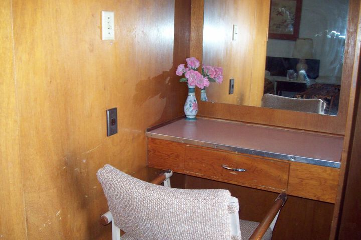 Room 25 of 40