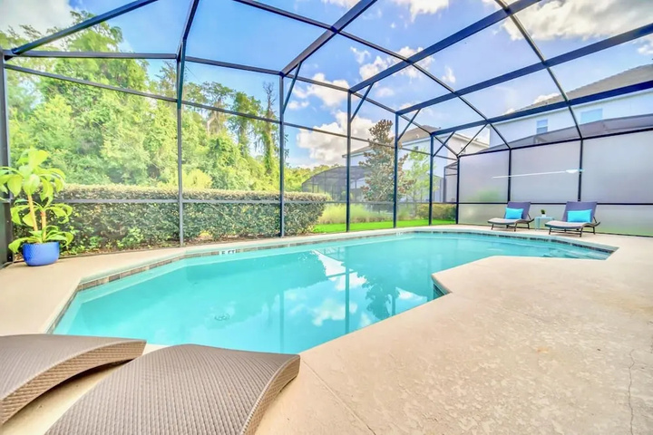 Pool 12 of 22