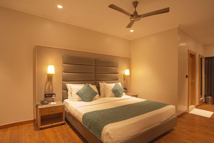 Room 12 of 119